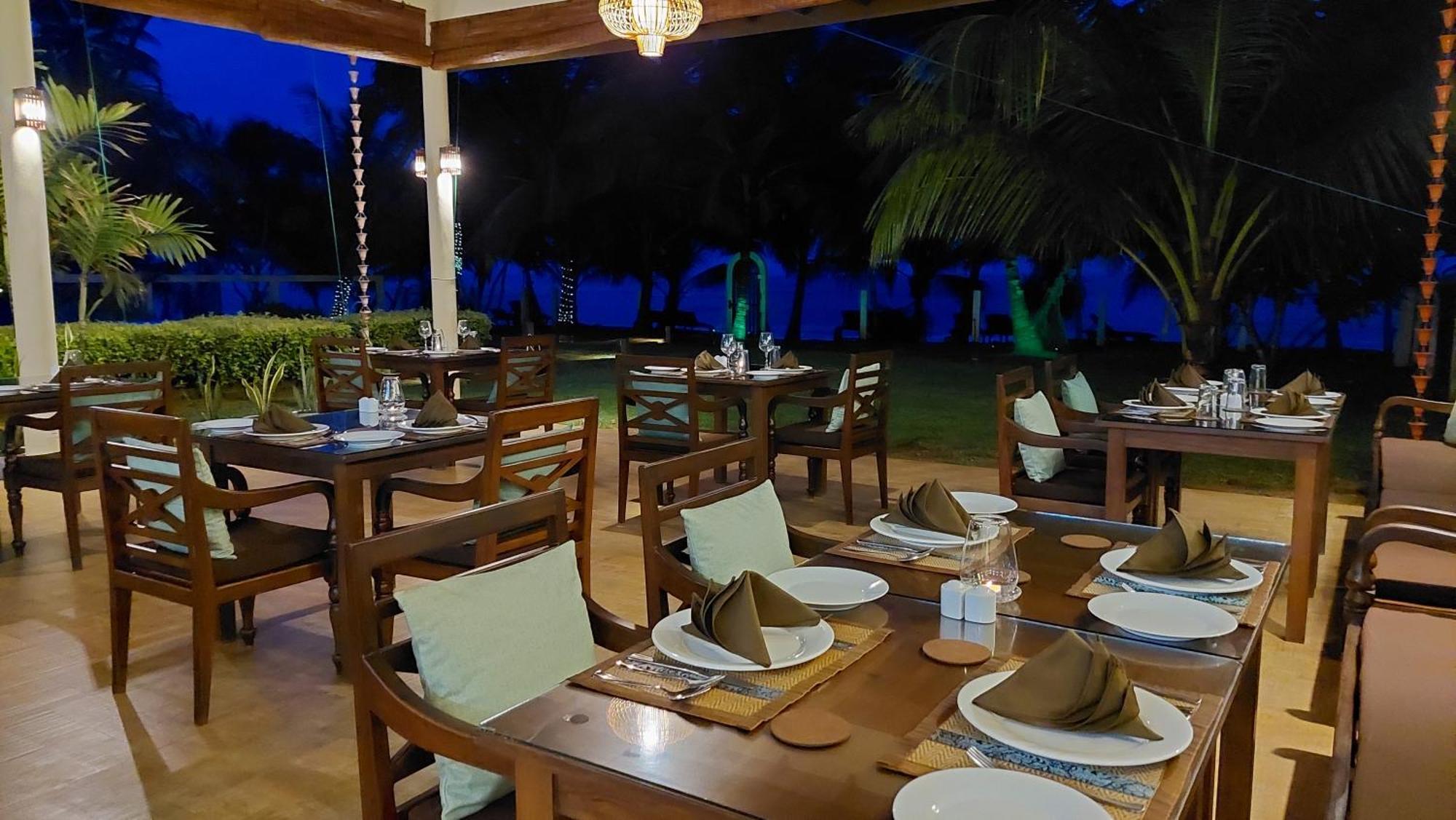 Lanka Beach Grand Villa Rekawa Exterior photo